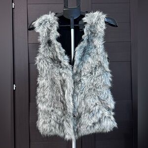 Evan Picone Gray Faux Fur Sweater Vest